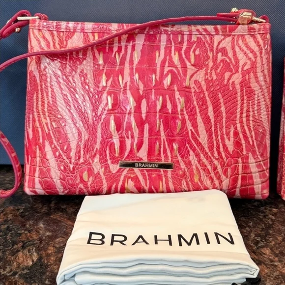❤🔹️Brahmin 🔹️Coral LoreleiBeloved Melbourne Croc Embossed Bag + Passport Set